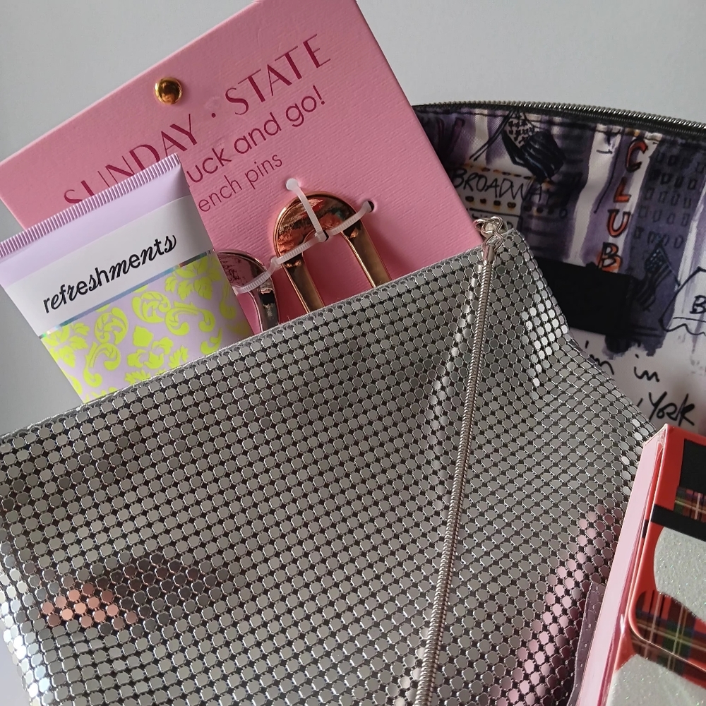 10 Gift Lot Beauty, Bag & Accessories Curated Christmas Gift Basket L'Oreal Izak - Picture 5 of 16